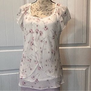 Feminine white blouse Dainty Flower Pattern Light Layers Short Sleeve Size M
